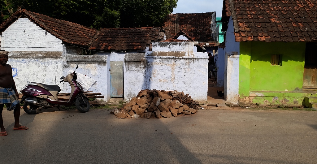 Compound entrance before renovation